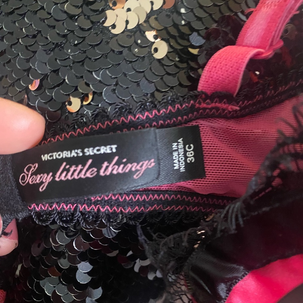 Vintage Sale before gone Sexy little things Victoria Secret bra 😍 yay Y2K - Picture 8 of 9